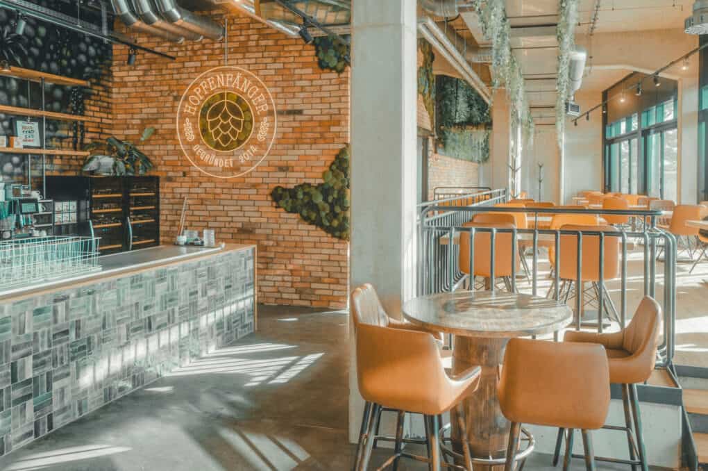 Hopfenfänger brewery in the Reislager next to John & Will hotel in Bremen – local food, craft beer and guided tours
