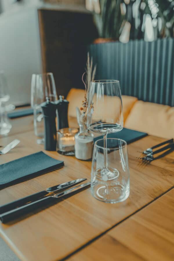 Breakfast table detail at Vitaminlager – fresh products and cozy café atmosphere beside the John & Will hotel in Bremen